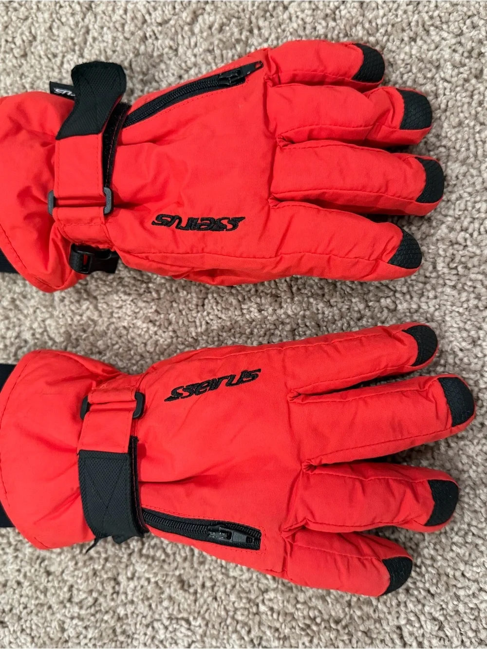 Seirus Innovatio Red and Black Kids Mittens with Grip